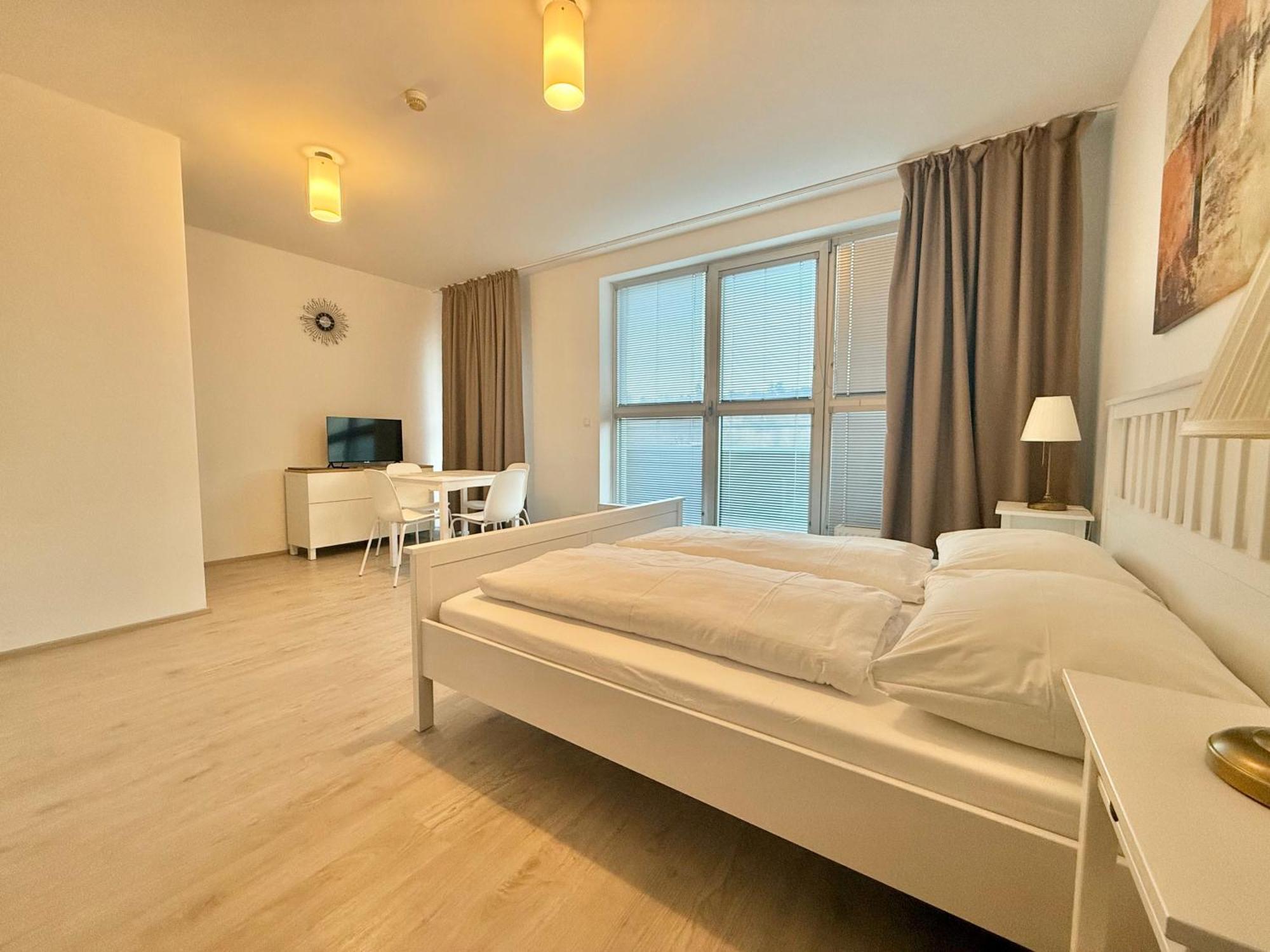Balu Apartments Прага Екстериор снимка